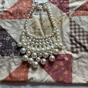 Chic Layered Pearl Necklace